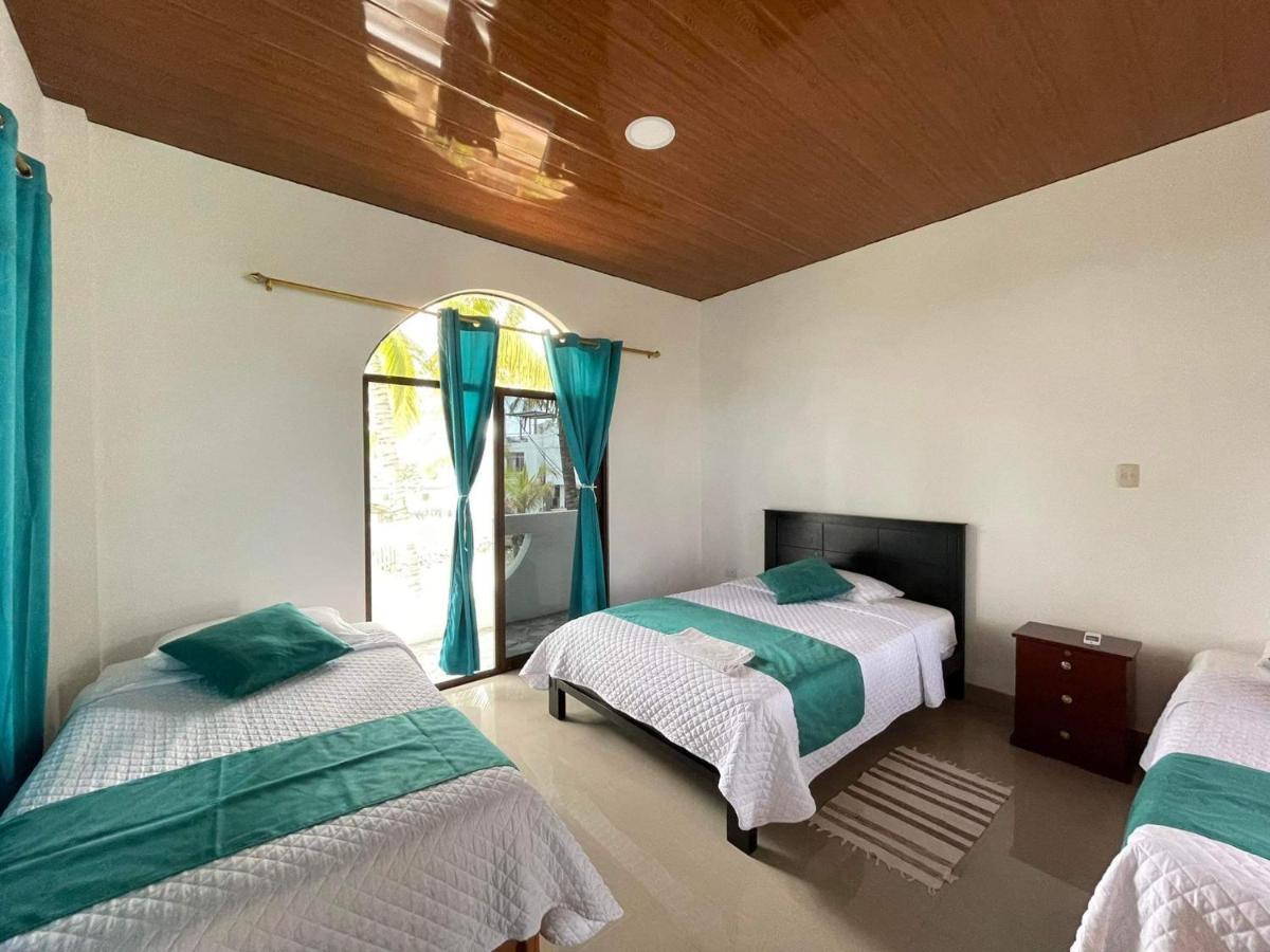 Hostal Muro De Las Lagrimas With High Speed Internet Starlink Puerto Villamil Exterior foto