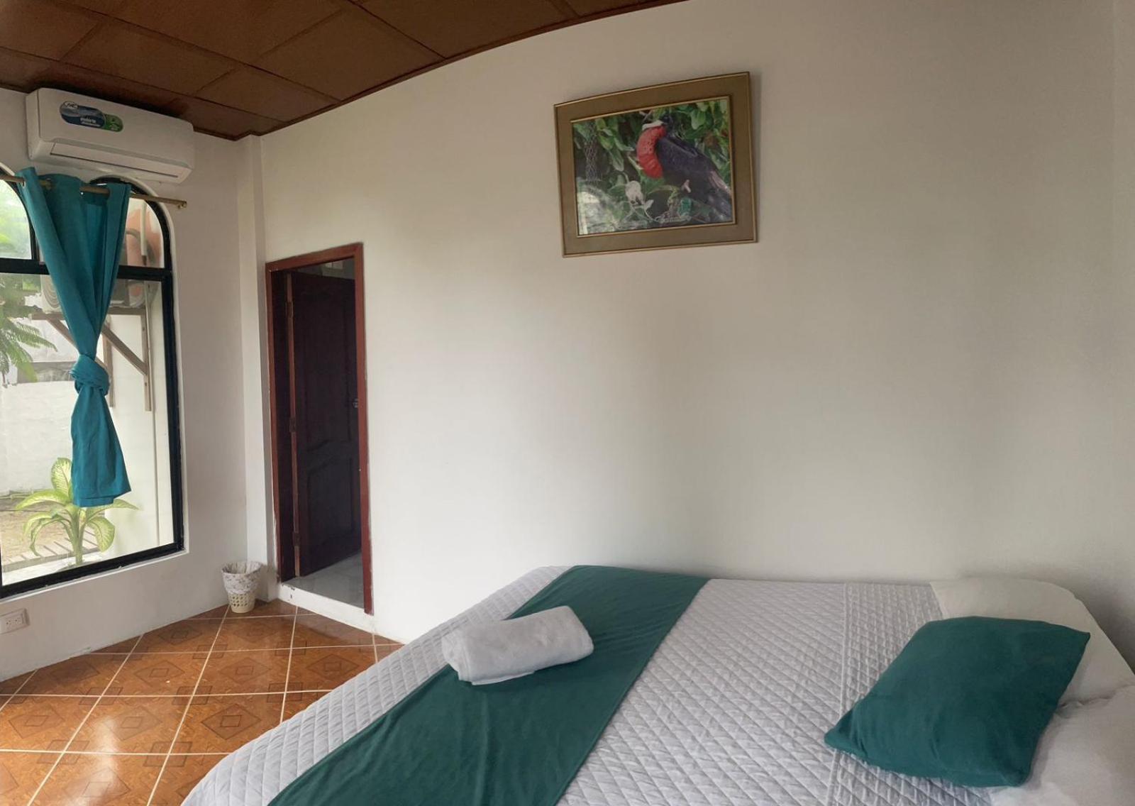 Hostal Muro De Las Lagrimas With High Speed Internet Starlink Puerto Villamil Exterior foto